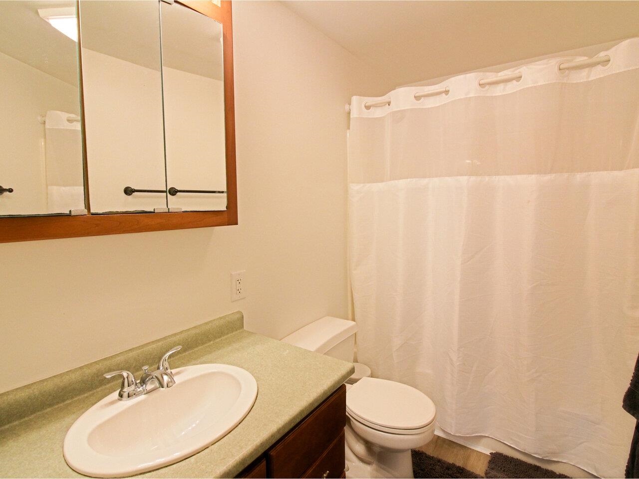 385 Broadlake Road Colchester, VT 05446 - Photo 14 of 40