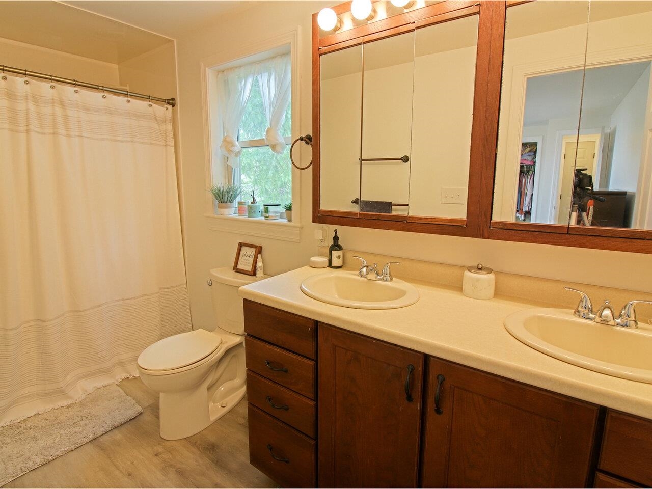 385 Broadlake Road Colchester, VT 05446 - Photo 8 of 40