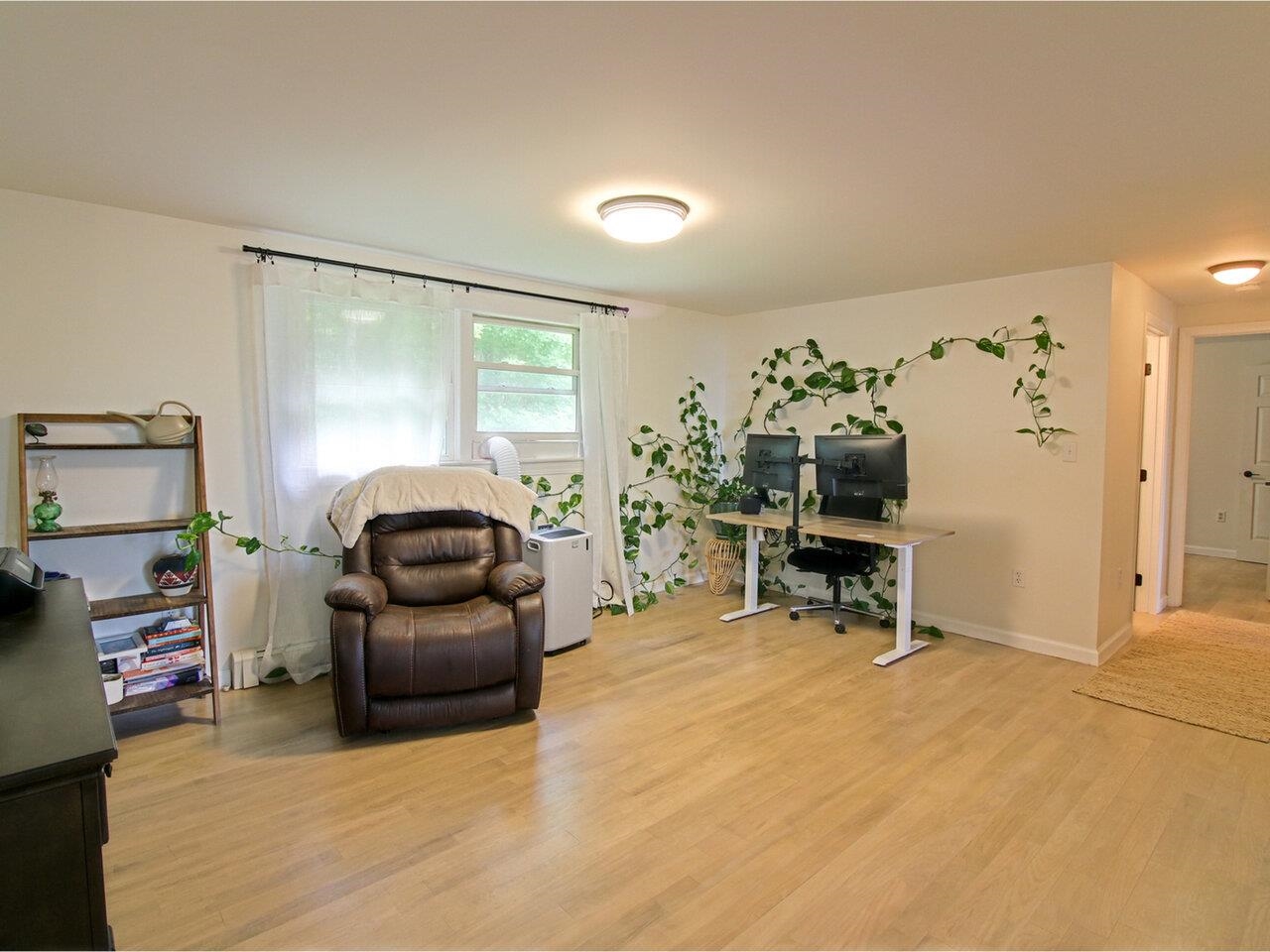 385 Broadlake Road Colchester, VT 05446 - Photo 10 of 40