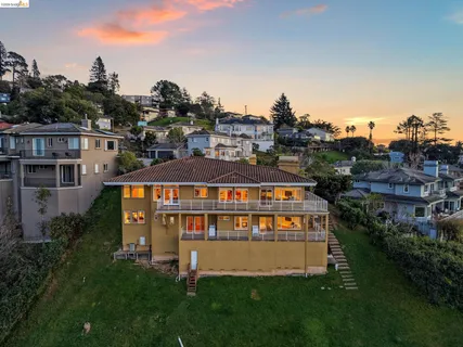 $1,900,000 | 6070 Mazuela Drive, Oakland, CA 94611