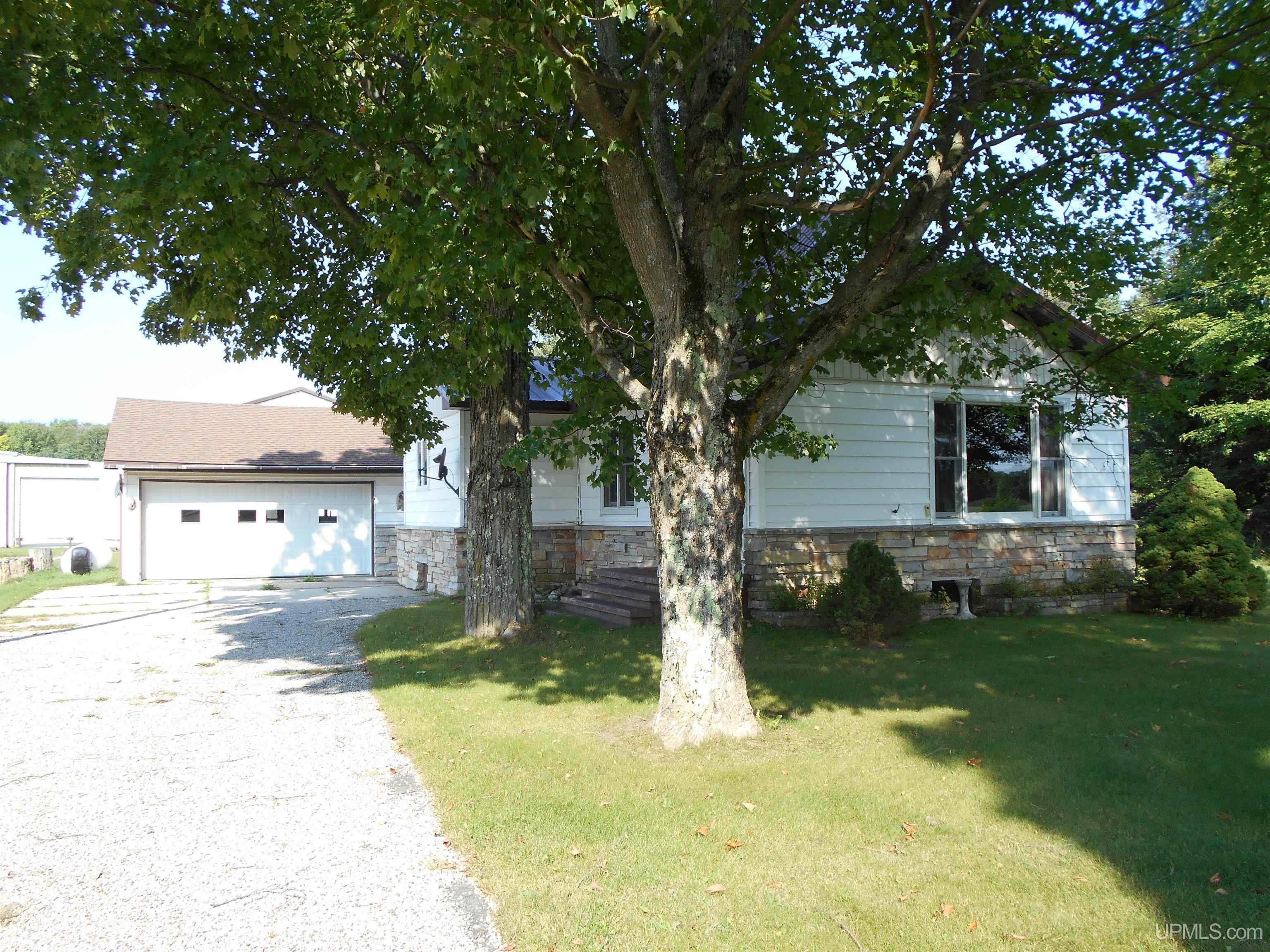 1727 N West Kendall Road Manistique, MI 49854 - Photo 32 of 49