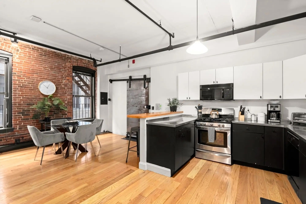 19 Stanhope Street, Unit 2C Boston, MA 02116 - Photo 6 of 27