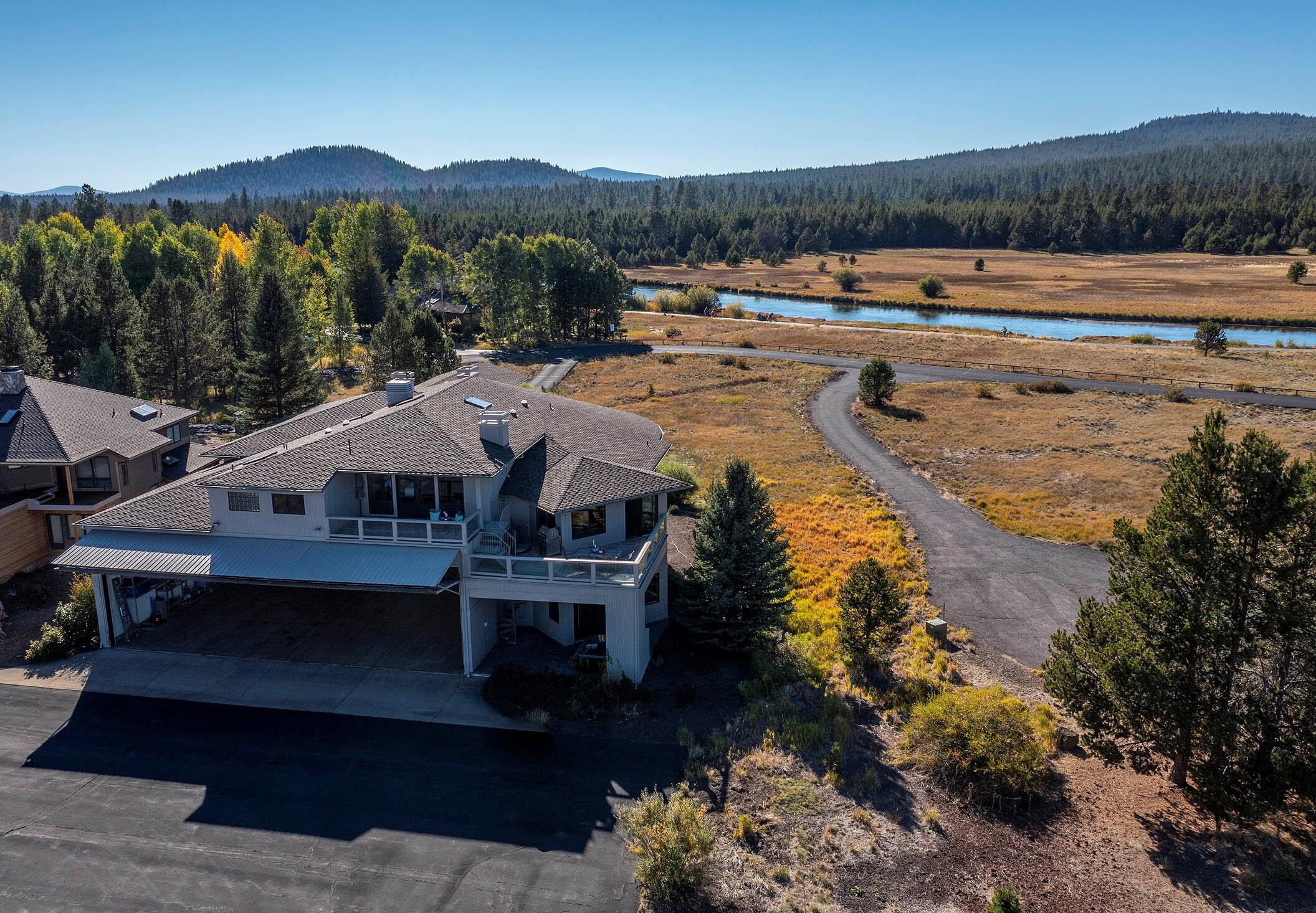 56946 River Road Sunriver, OR 97707 - Photo 2 of 44 002