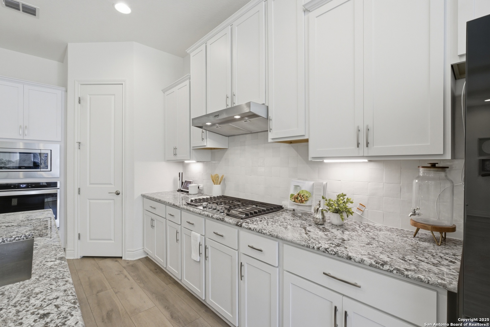 8928 Whimsey Fair Oaks Ranch, TX 78015 - Photo 16 of 49