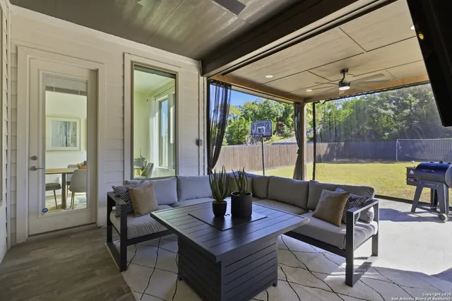 $600,000 | 8928 Whimsey, Fair Oaks Ranch, TX 78015