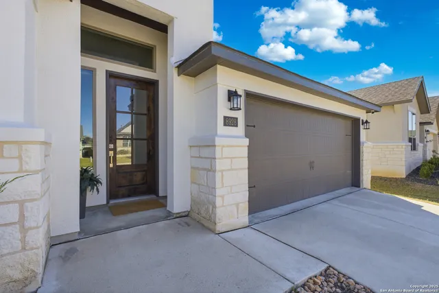 $600,000 | 8928 Whimsey, Fair Oaks Ranch, TX 78015