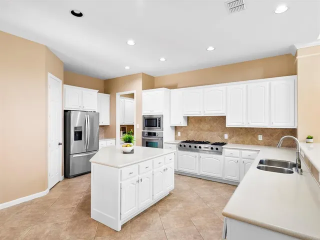 $699,999 | 728 Morningside Trail, Murphy, TX 75094