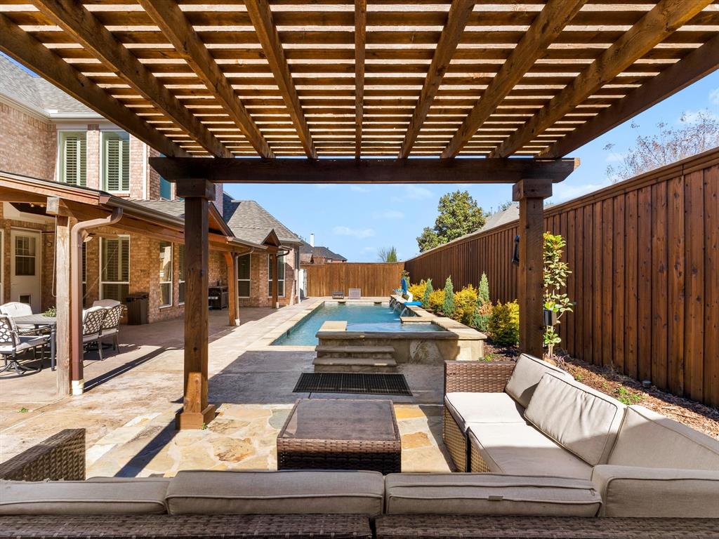 728 Morningside Trail Murphy, TX 75094 - Photo 25 of 40 a view of balcony with couch