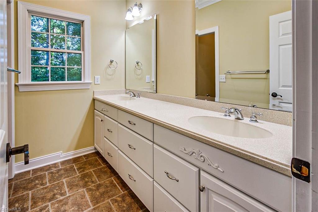 3458 Lassiter Mill Road Asheboro, NC 27205 - Photo 21 of 27 Guest bathroom