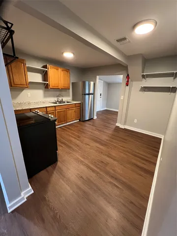 $1,400 | 241 West Benbo Street, Seguin, TX 78155