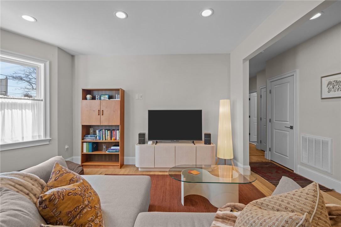 12 University Avenue Providence, RI 02906 - Photo 24 of 46 Unit 1 living room