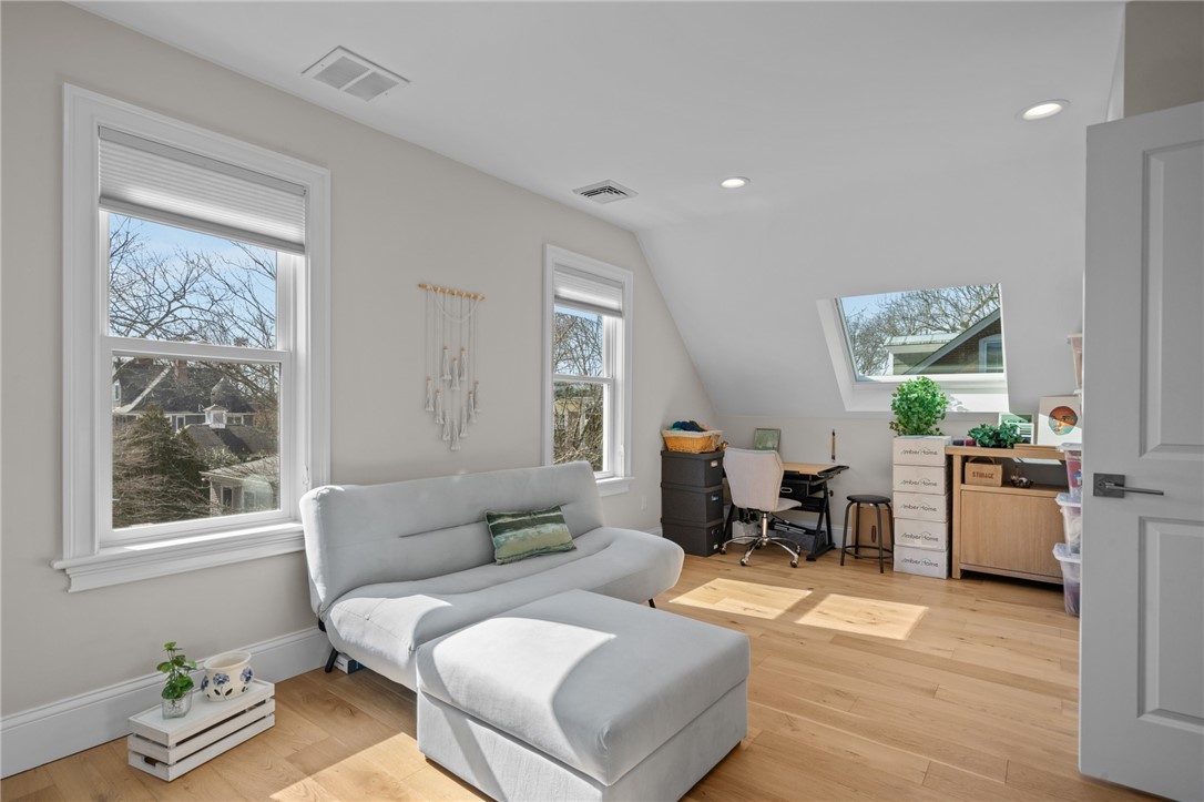 12 University Avenue Providence, RI 02906 - Photo 35 of 46 Unit 2 townhouse top floor