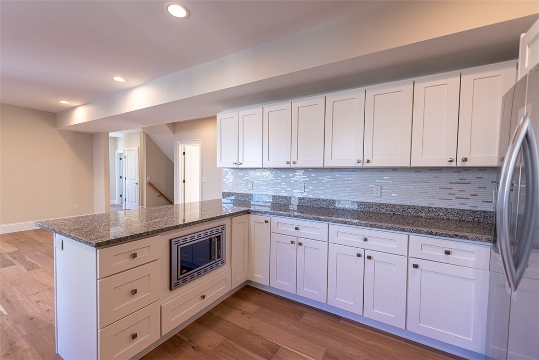 12 University Avenue Providence, RI 02906 - Photo 6 of 46