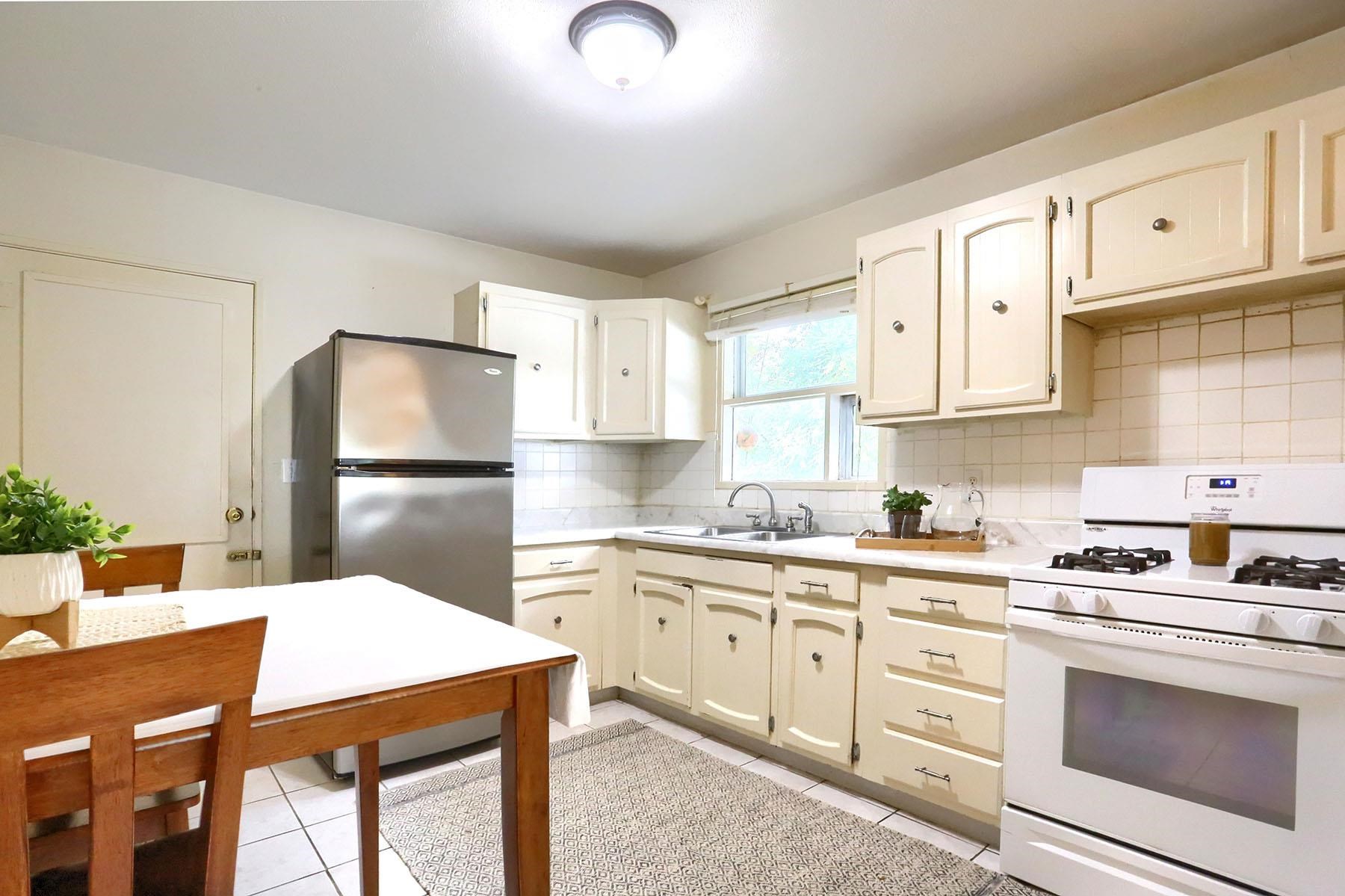 1411 Ranch Road Warsaw, IN 46580 - Photo 4 of 11 Gallery Image 4