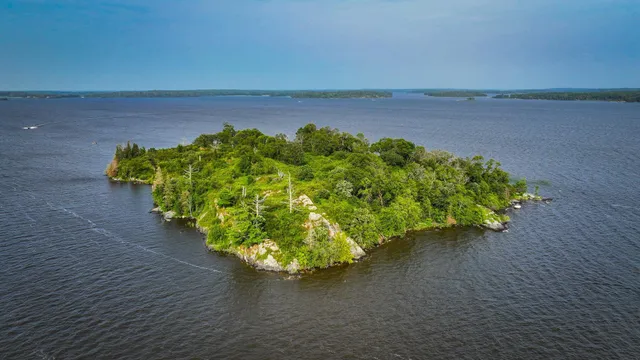 $1,348,700 | 1 Birch Island, Angle Inlet, MN 56711
