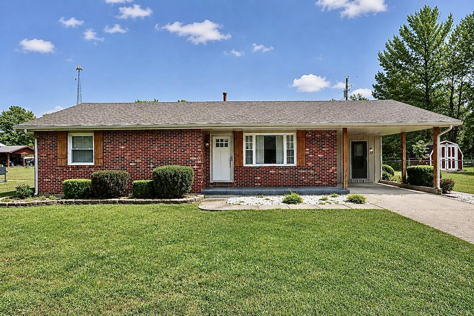 152 Roxanne Street Clearfield, KY 40313 - Photo 1 of 35 20260510161010766450000000-o