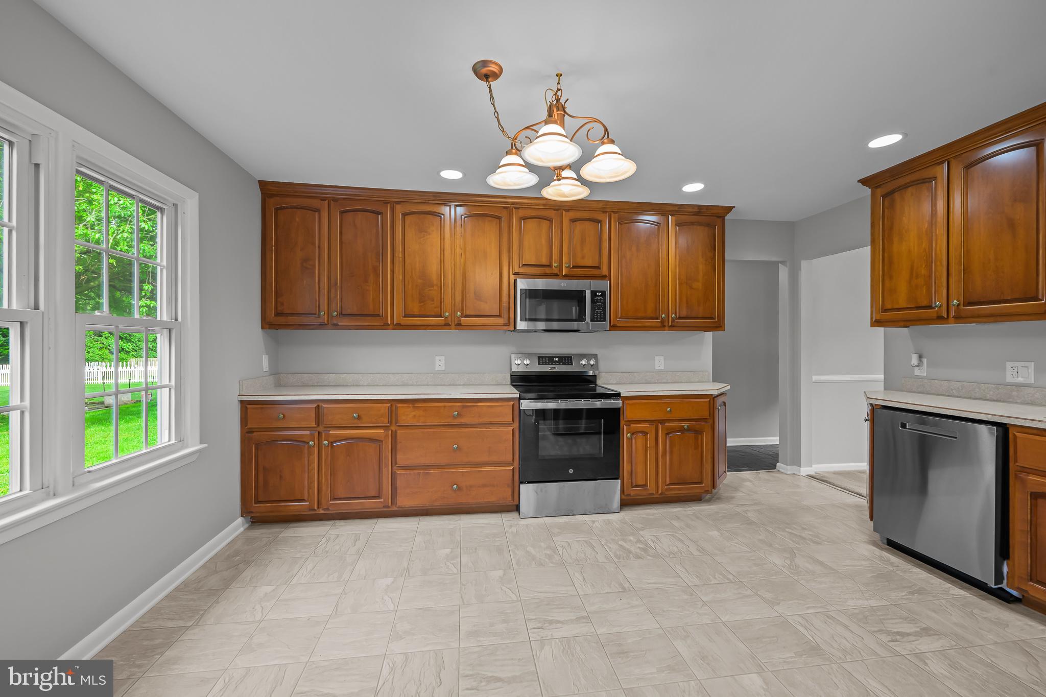 111 North Fairfield Drive Dover, DE 19901 - Photo 7 of 32