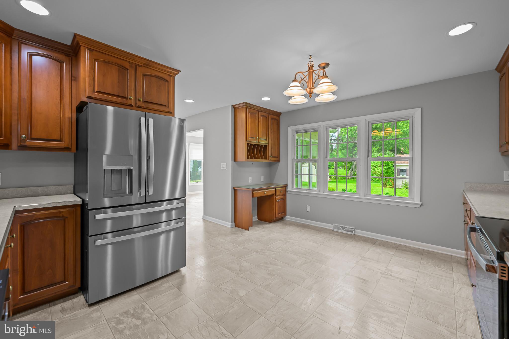 111 North Fairfield Drive Dover, DE 19901 - Photo 8 of 32