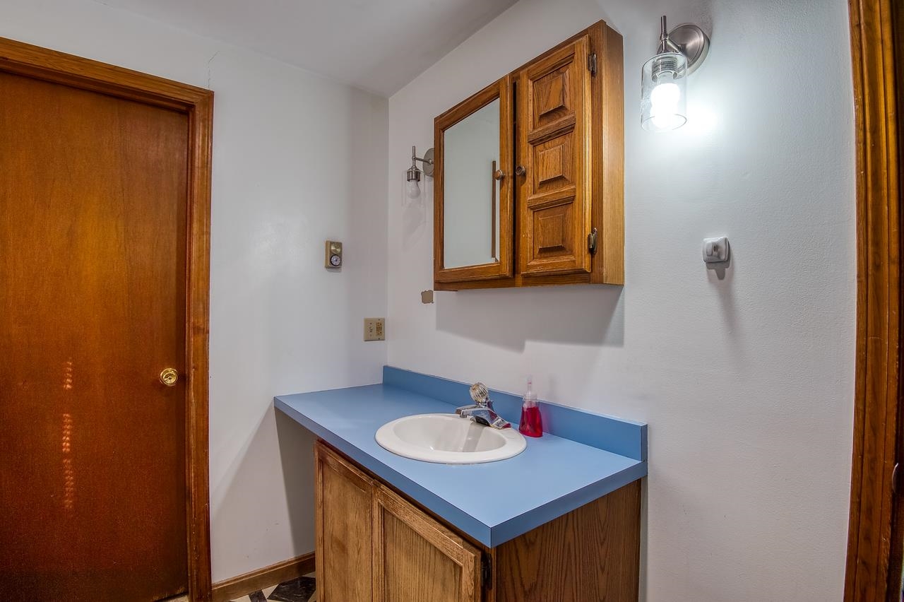 6 Rollins Farm Road Stratham, NH 03885 - Photo 8 of 29