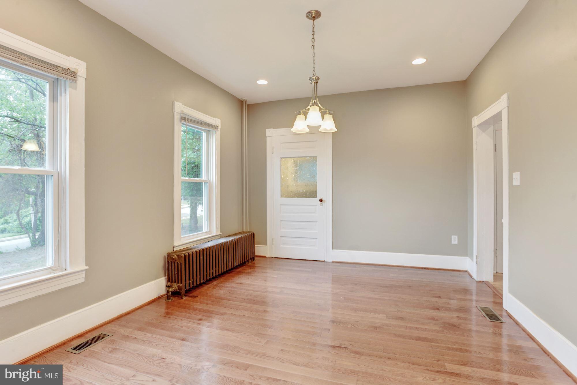 1107 Haverhill Road Baltimore, MD 21229 - Photo 6 of 33 Dining Room