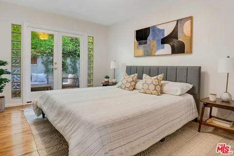 $1,439,000 | 1115 North Beverly Glen Boulevard, Los Angeles, CA 90077