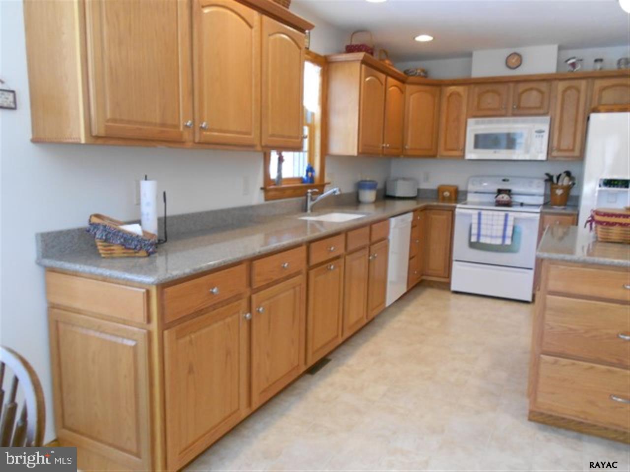 775 Weikert Road Gettysburg, PA 17325 - Photo 4 of 32