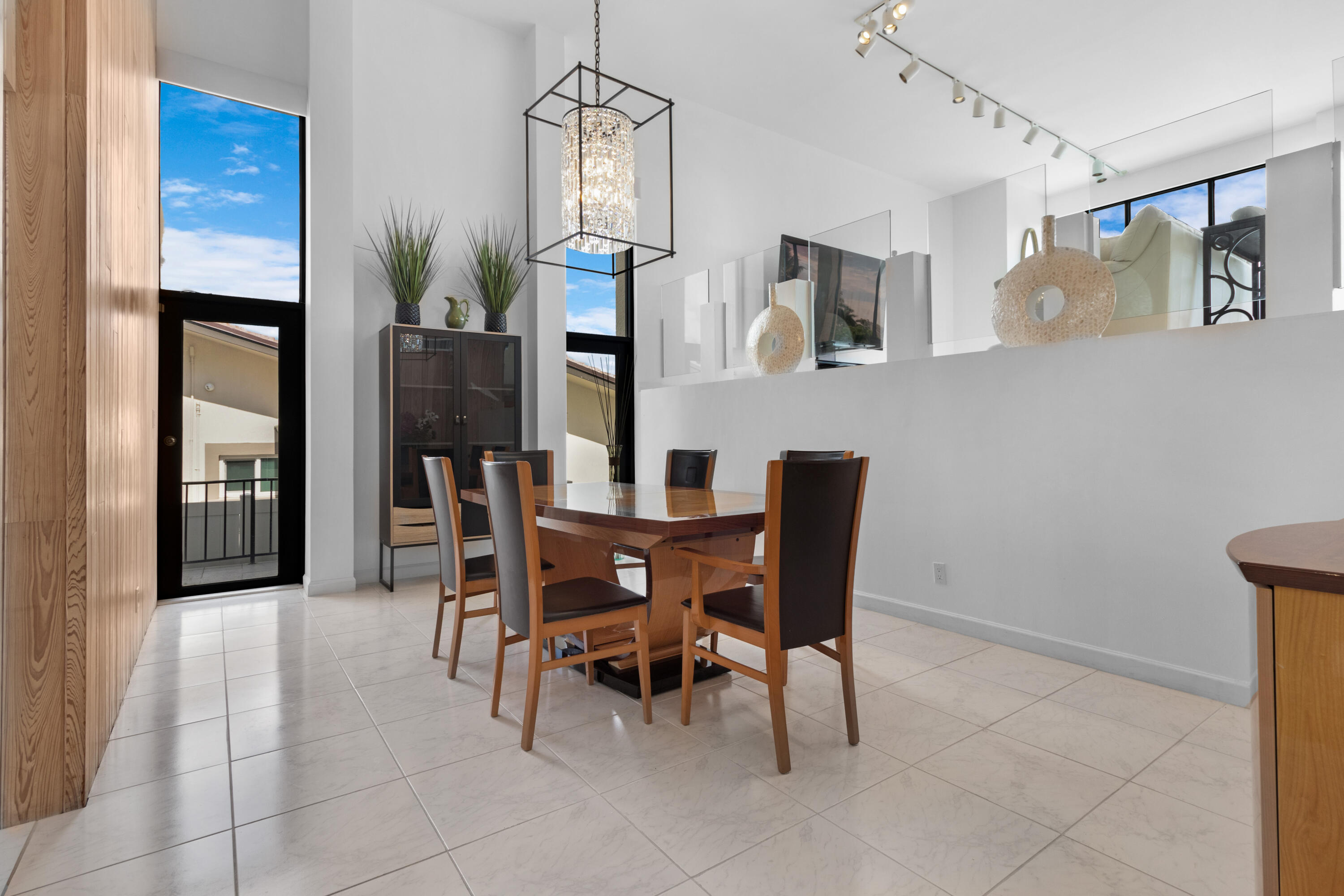 2549 Southeast 9th Street Pompano Beach, FL 33062 - Photo 22 of 73 a view of a dining room with furniture