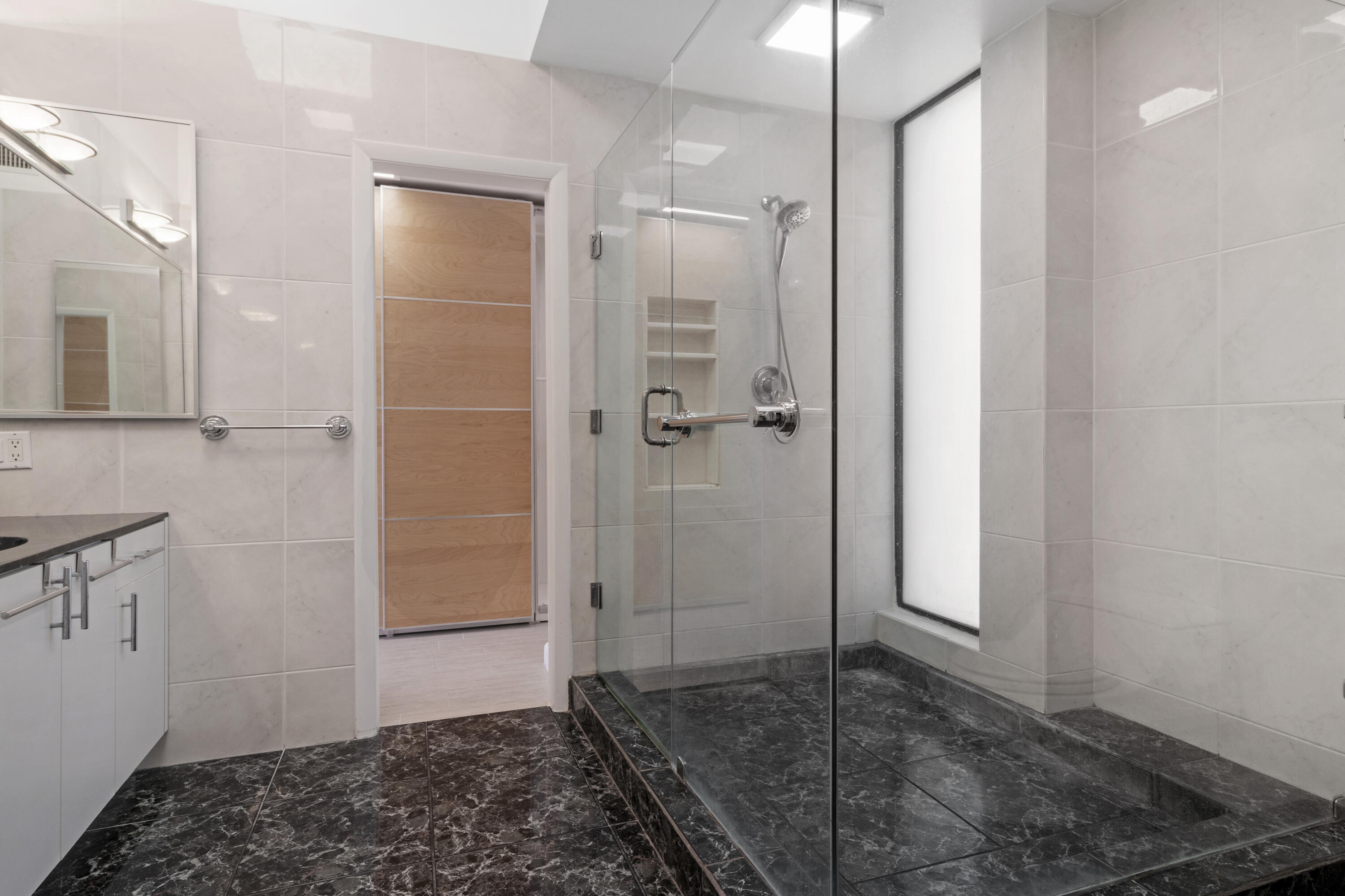 2549 Southeast 9th Street Pompano Beach, FL 33062 - Photo 29 of 73 a view of bathroom