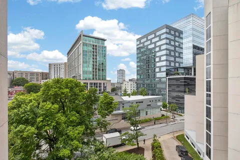 $285,000 | 900 19th Avenue South, Unit 610, Nashville, TN 37212