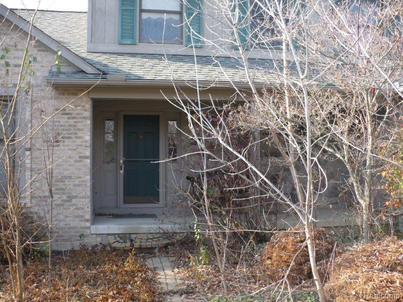 5355 Inverrary Lane Commerce Township, MI 48382 - Photo 5 of 25 P1020133