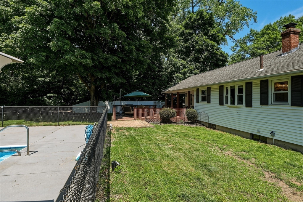 75 Clematis Road Agawam, MA 01001 - Photo 12 of 38
