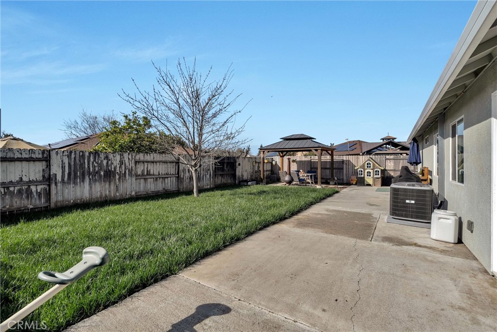 346 Stanton Way Orland, CA 95963 - Photo 32 of 41 a view of a street with brick building in the background
