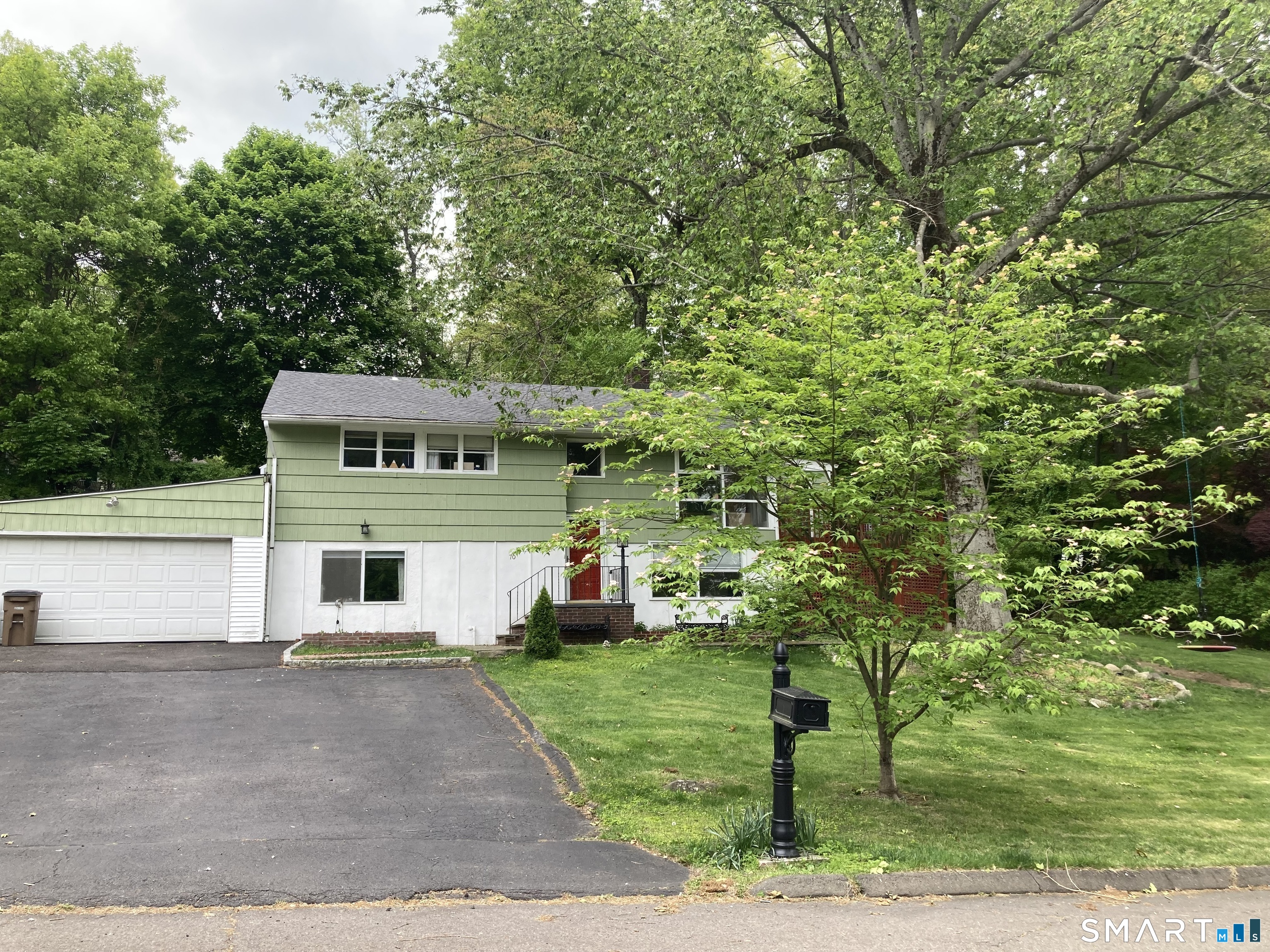 70 Clay Hill Road Stamford, CT 06905 - Photo 2 of 16