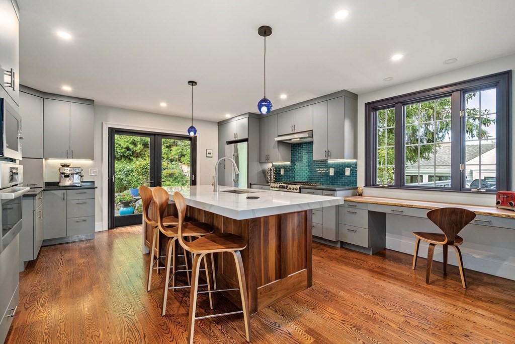 20 Clinton Road Brookline, MA 02445 - Photo 3 of 31