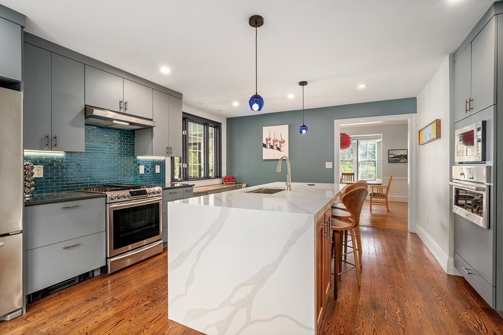 20 Clinton Road Brookline, MA 02445 - Photo 5 of 31