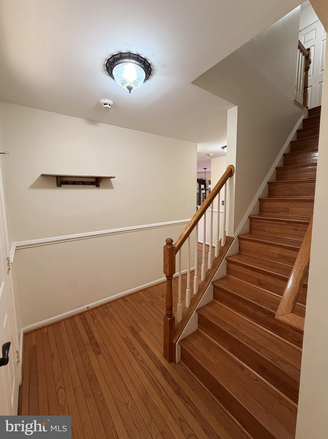 3293 Mountain Laurel Loop Dumfries, VA 22026 - Photo 6 of 32 Foyer Entry Additional View
