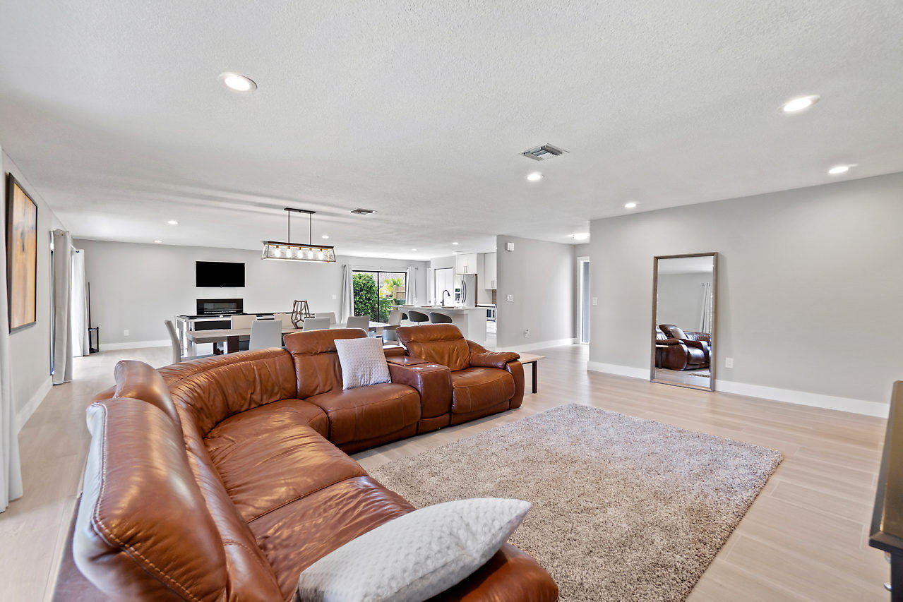 4936 Willow Drive Boca Raton, FL 33487 - Photo 16 of 38 016-4936WillowDrive-BocaRaton-FL-small