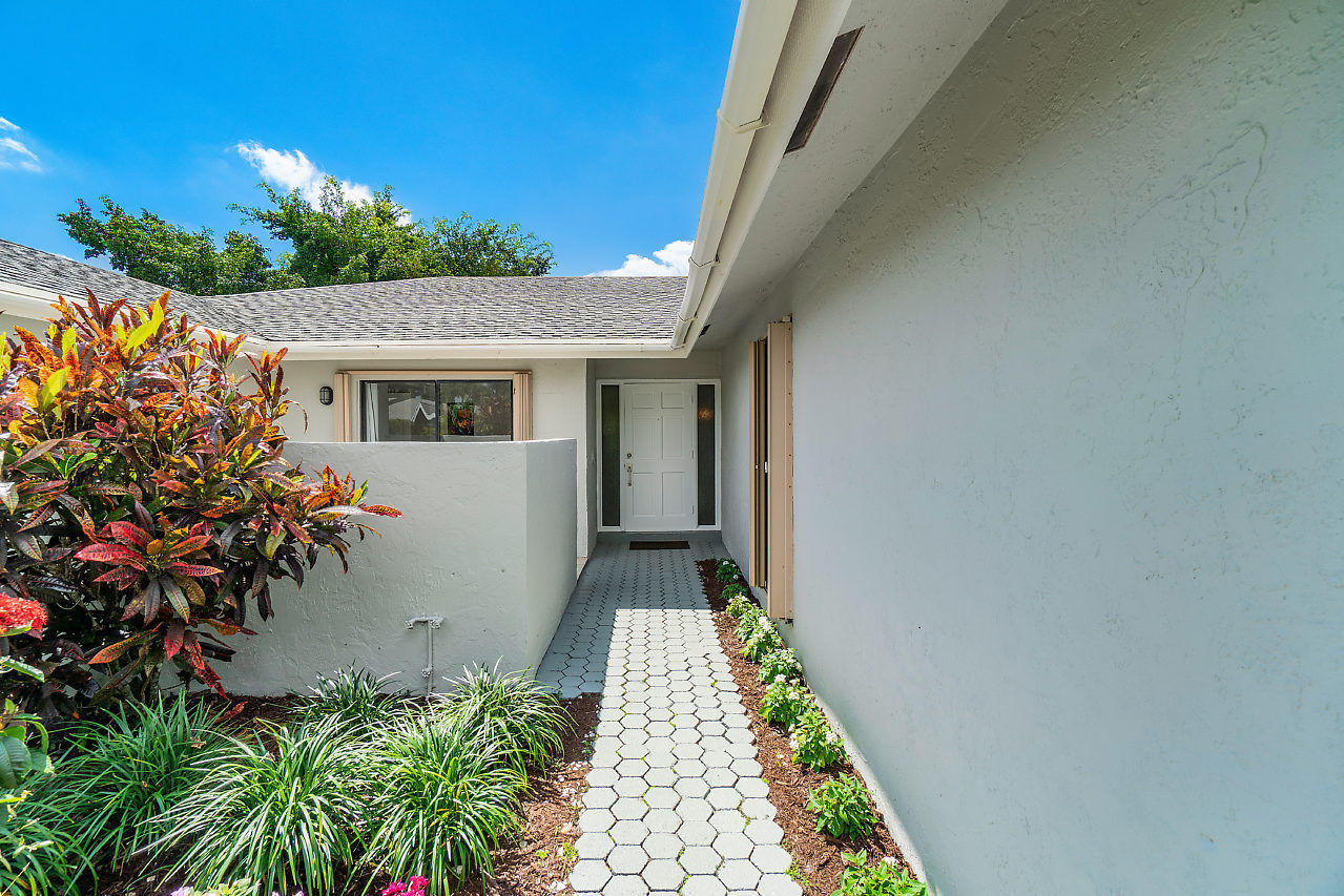 4936 Willow Drive Boca Raton, FL 33487 - Photo 6 of 38 004-4936WillowDrive-BocaRaton-FL-small