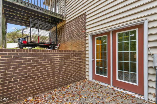 a house view with a backyard space