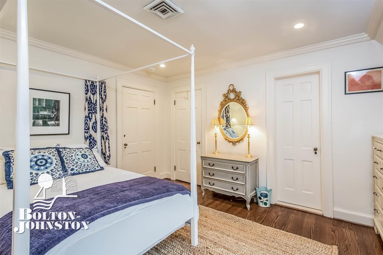 84 Vendome Road Grosse Pointe, MI 48236 - Photo 15 of 41 Bedroom