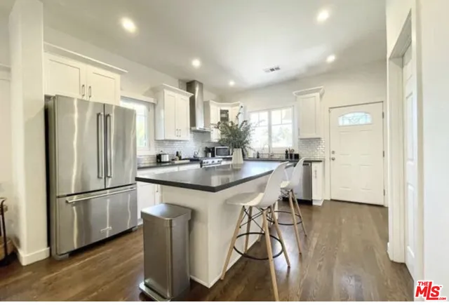 $5,000 | 3218 West 27th Street, Los Angeles, CA 90018