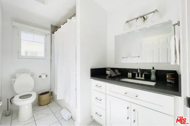 $5,000 | 3218 West 27th Street, Los Angeles, CA 90018