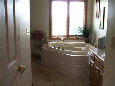 1104 North Seymour Road Flushing, MI 48433 - Photo 7 of 11 20272649-6.JPG