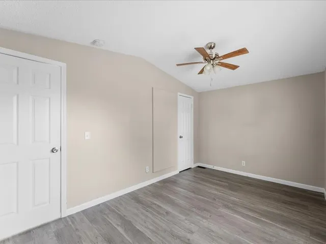 $1,650 | 3911 County Road 183, Alvin, TX 77511