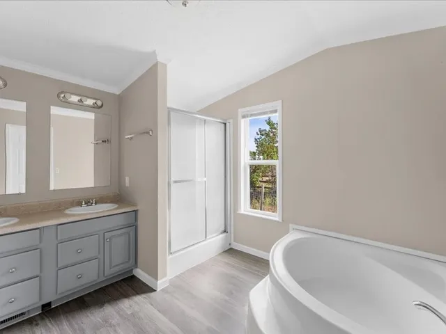 $1,650 | 3911 County Road 183, Alvin, TX 77511