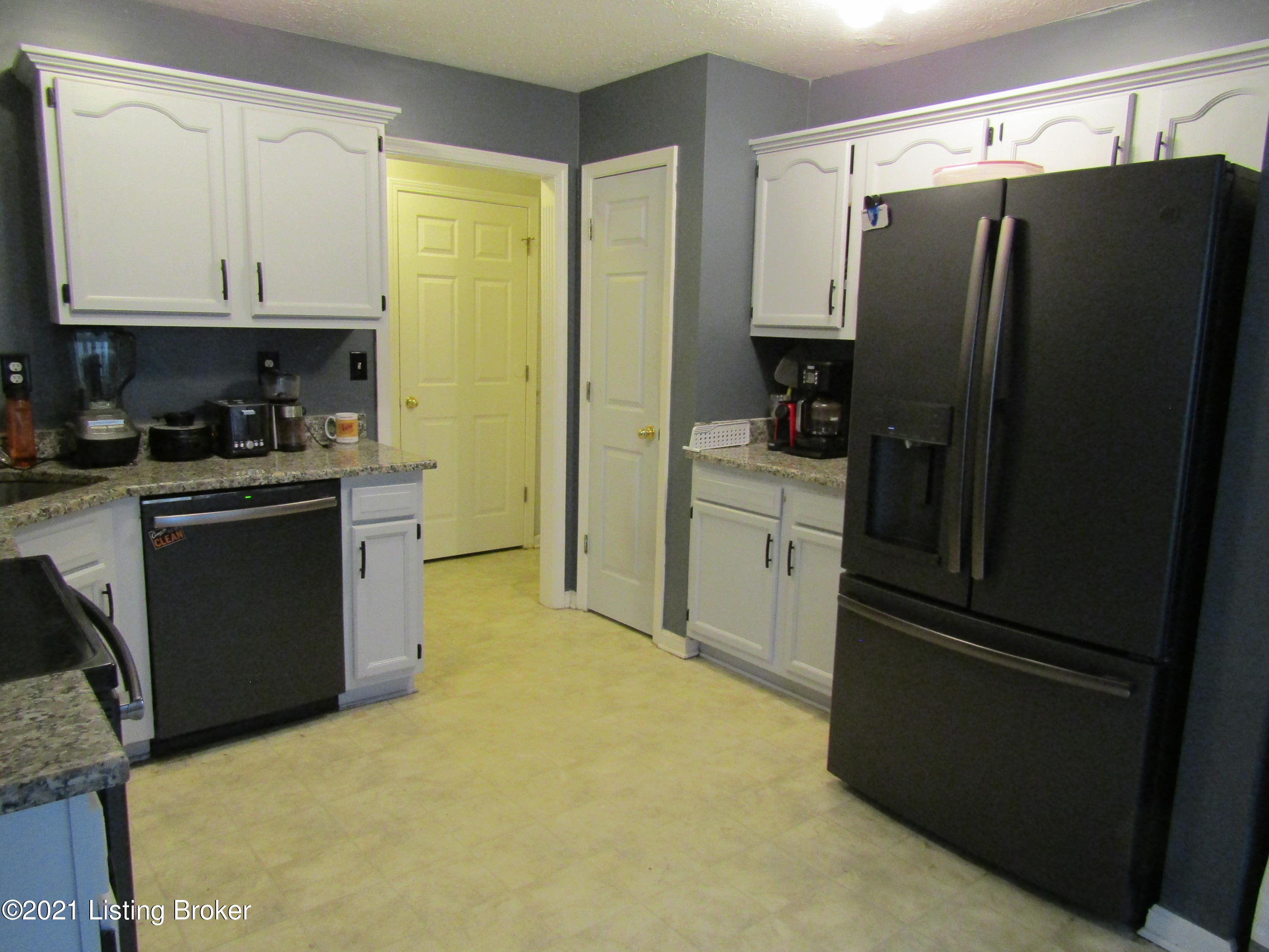 10003 Rimfire Road Louisville, KY 40291 - Photo 7 of 25 Kitchen 3