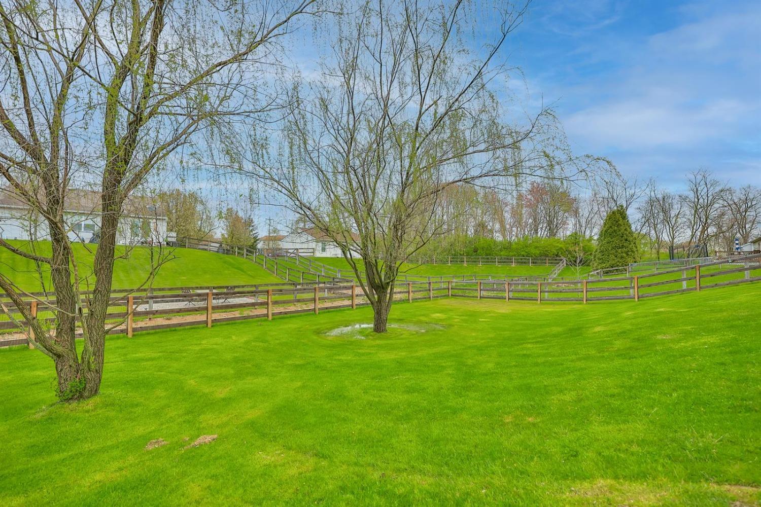 684 Regent Road Cincinnati, OH 45245 - Photo 29 of 30 Gallery Image 29