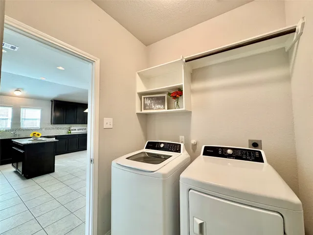 $2,500 | 5018 Victory Shores Lane, Rosharon, TX 77583