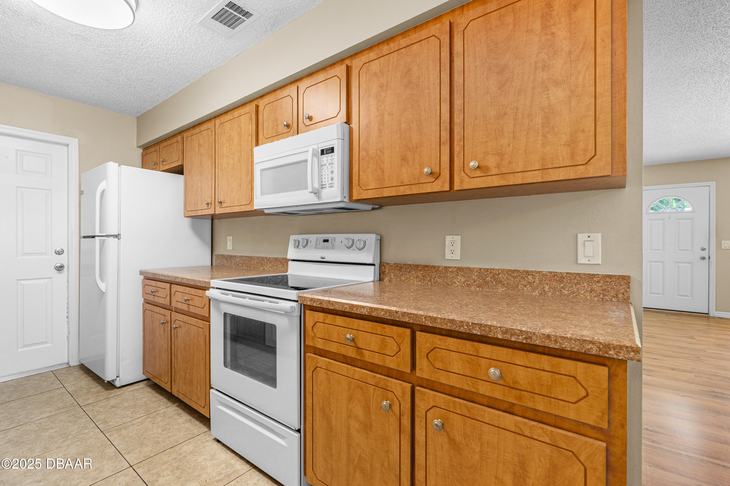 3416 Unity Tree Drive Edgewater, FL 32141 - Photo 11 of 38 3416 Unity Tree-18