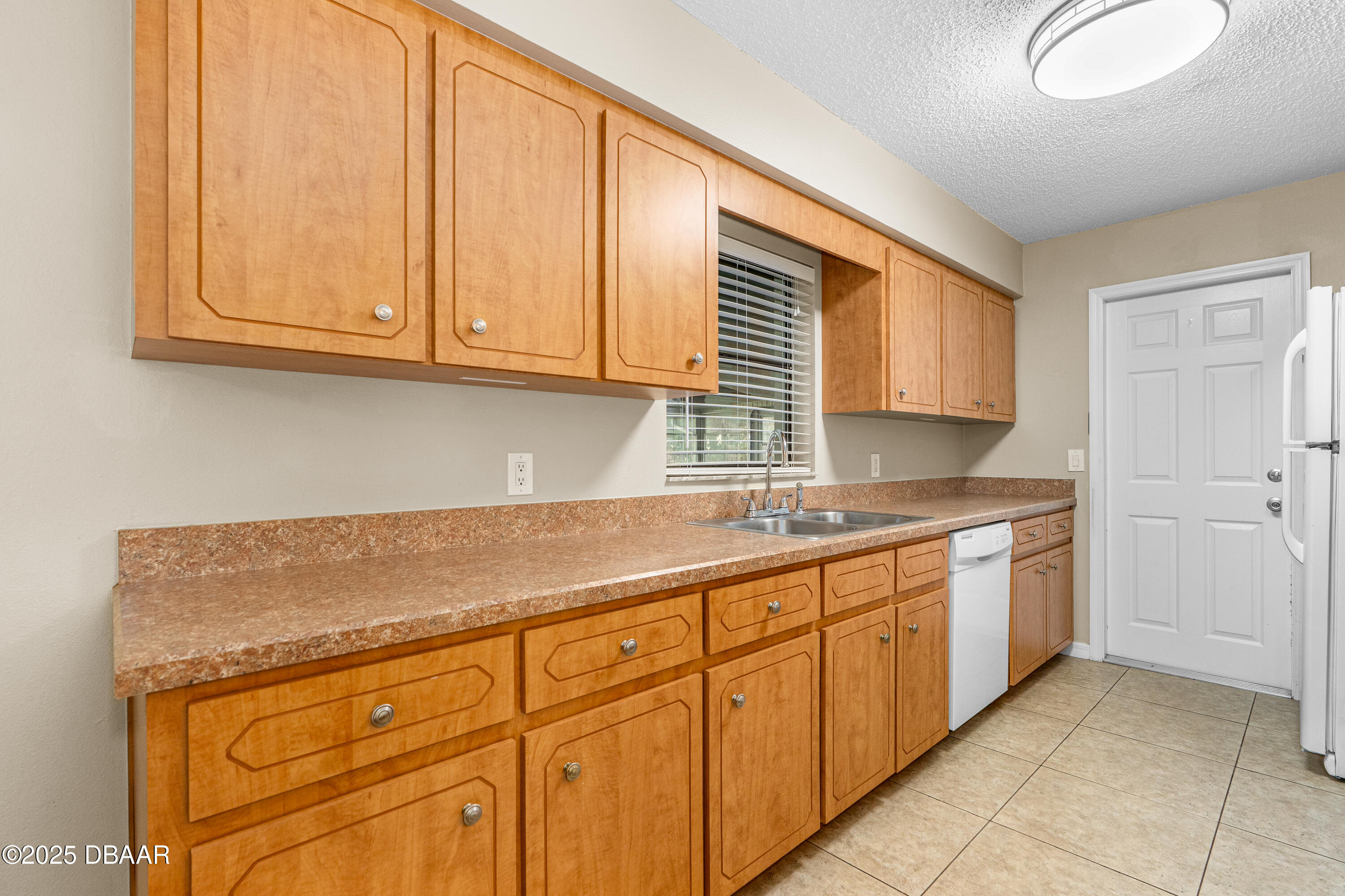 3416 Unity Tree Drive Edgewater, FL 32141 - Photo 10 of 38 3416 Unity Tree-17